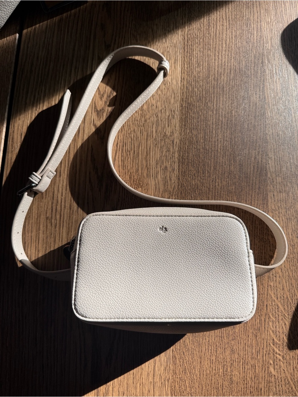 Minimalist Cream Crossbody Bag - Sleek Everyday Carry